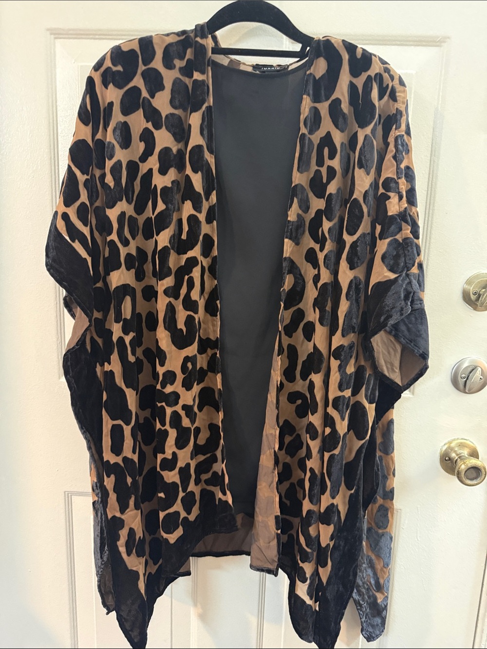 Torrid Leopard-Print Velvet Burnout Kimono Jacket - Black & Tan. 3x/4x
